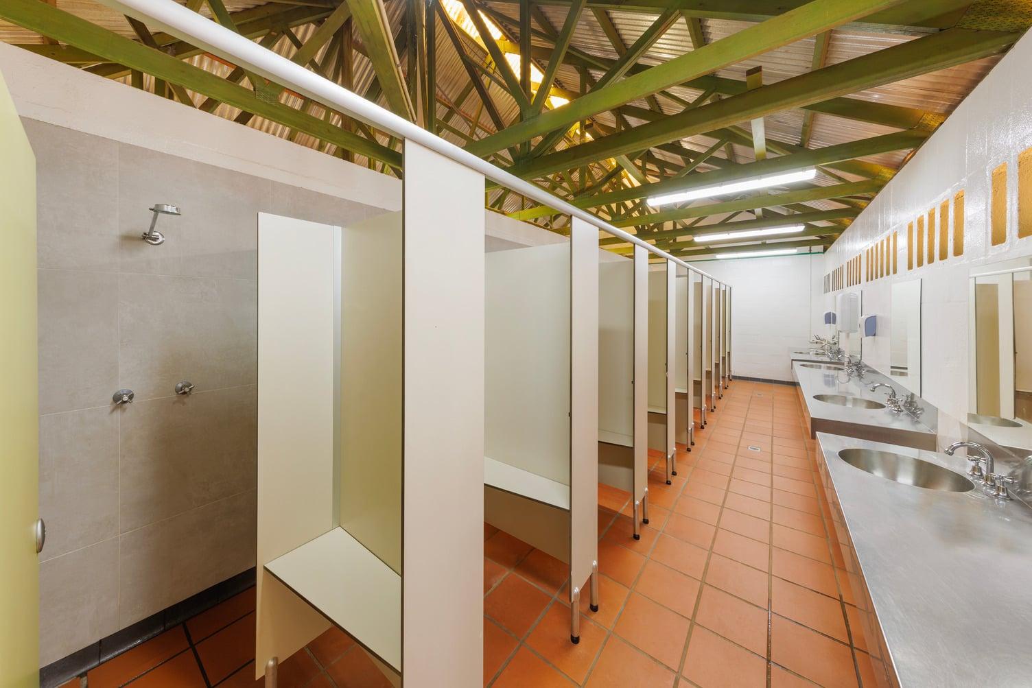 Shared Bathroom at The Outback Lodge, Ayers Rock Resort