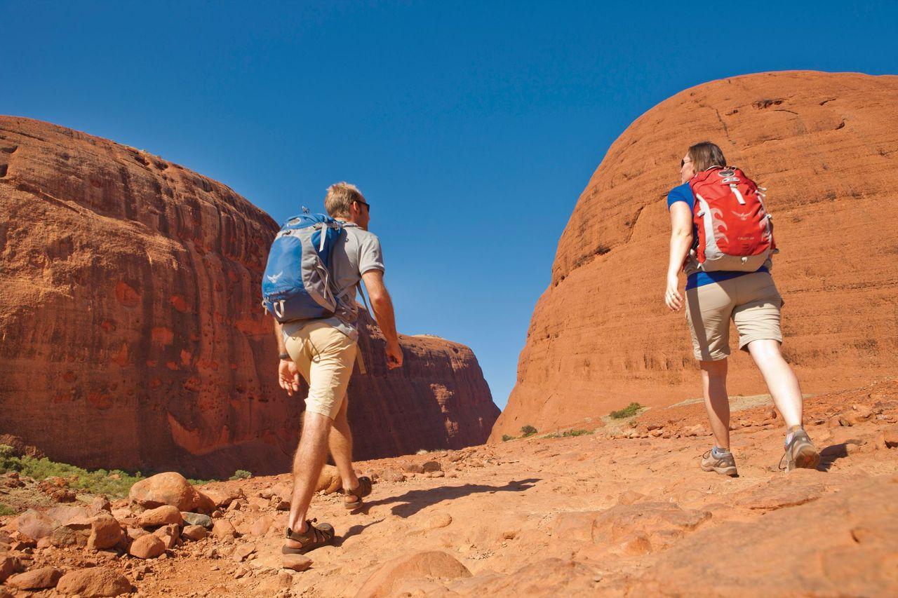 2 hikers in Australian outback