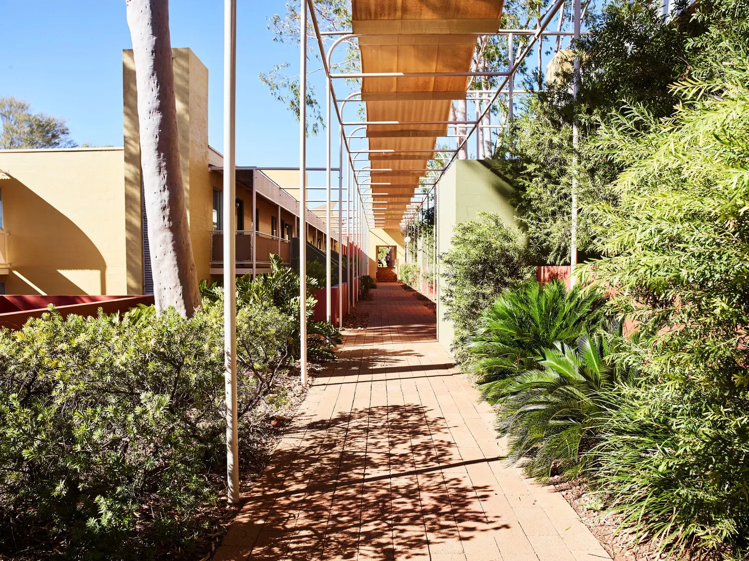 Garden Walk through Emu Walk Apartments, Ayers Rock Resort