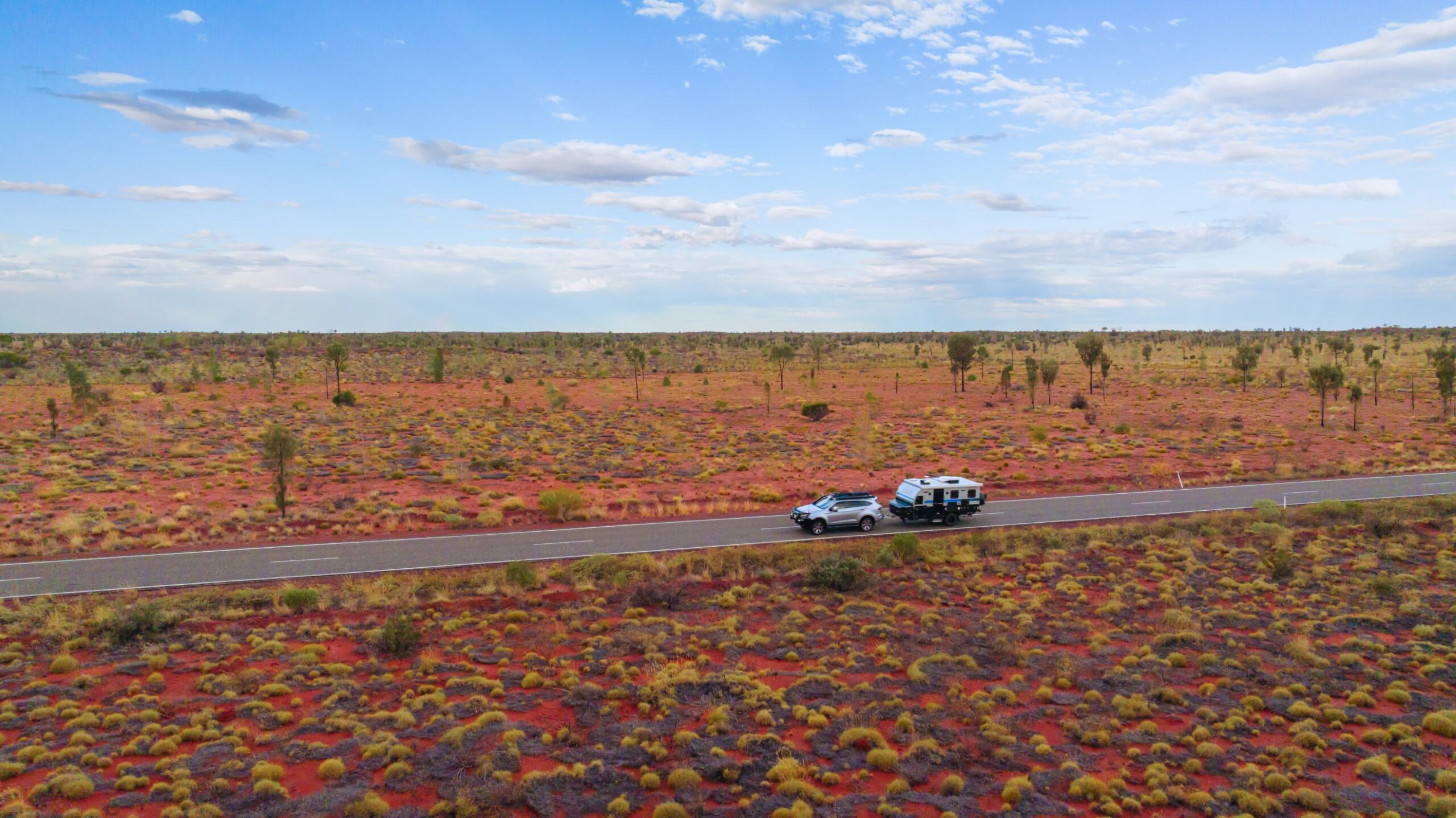 driving-in-the-australian-outback.